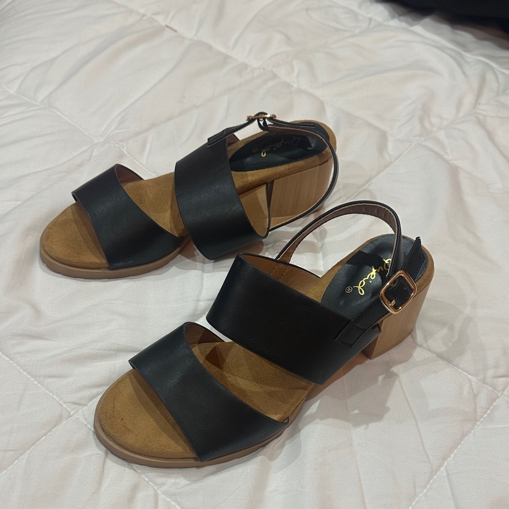 Black Strappy Sandals size 6